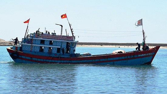 Quảng Ngãi: Cứu vớt 22 ngư dân nước ngoài bị nạn trên biển