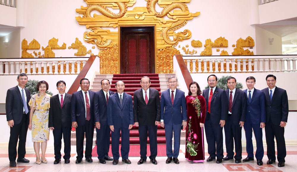 Phó Thủ tướng Trương Hoà Bình tiếp Chánh án TANDTC Lào