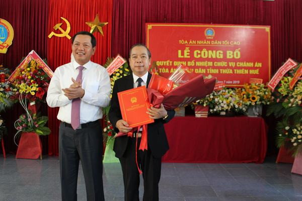 Trao quyết định bổ nhiệm Chánh án TAND tỉnh Thừa Thiên-Huế