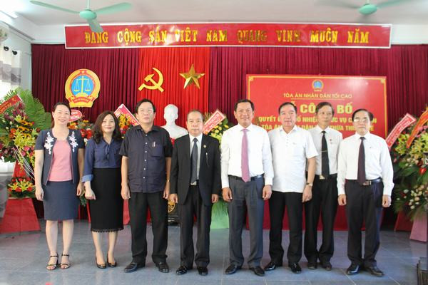 Trao quyết định bổ nhiệm Chánh án TAND tỉnh Thừa Thiên-Huế