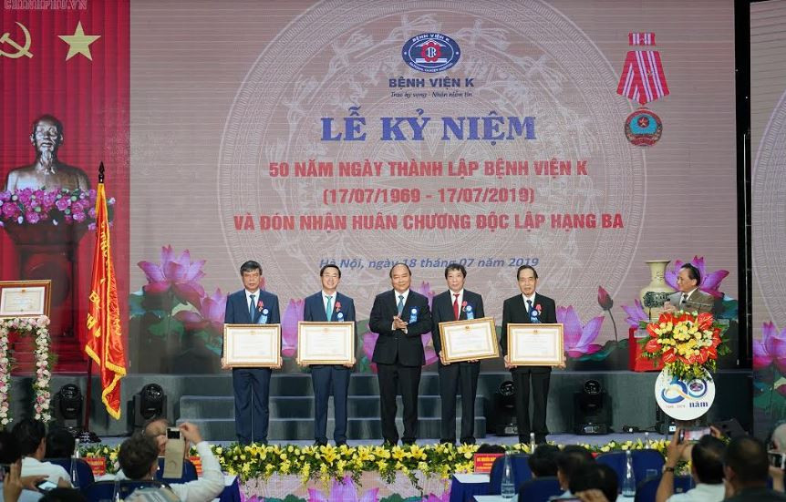 Thủ tướng dự lễ kỷ niệm 50 năm thành lập bệnh viện K