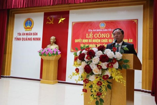 Trao quyết định bổ nhiệm chức vụ Phó Chánh án TAND tỉnh Quảng Ninh