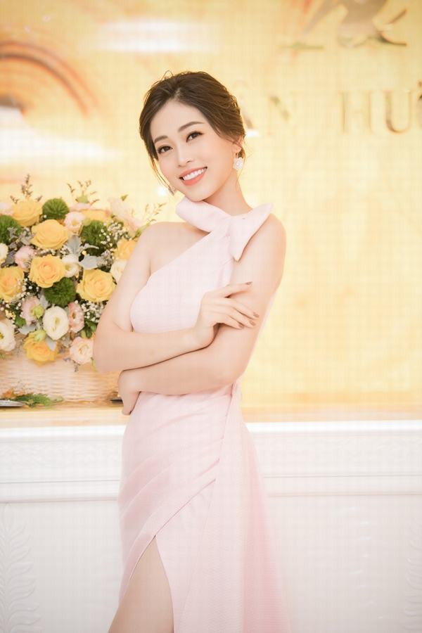 Dàn Hoa hậu, Á hậu nhiều thế hệ hội ngộ tại sự kiện khai trương của  Thẩm mỹ viện Xuân Hương