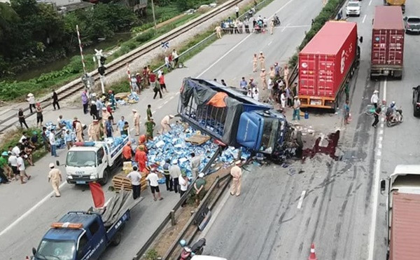 Tai nạn thảm khốc ở Hải Dương: Đề nghị khắc phục bất cập về hạ tầng giao thông trên quốc lộ 5