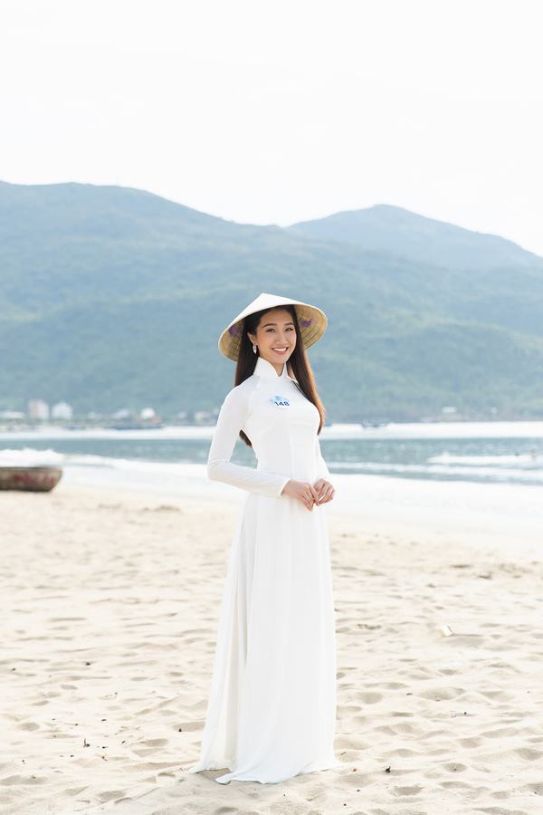 Miss World Việt Nam 2019: Thí sinh khéo léo khoe body phổng phao trong tà áo dài trắng