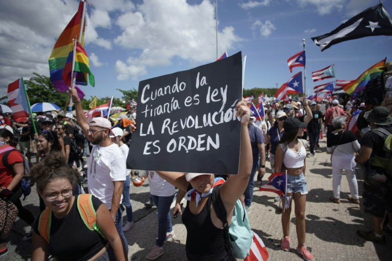 Thống đốc của Puerto Rico từ chức sau áp lực từ các cuộc biểu tình