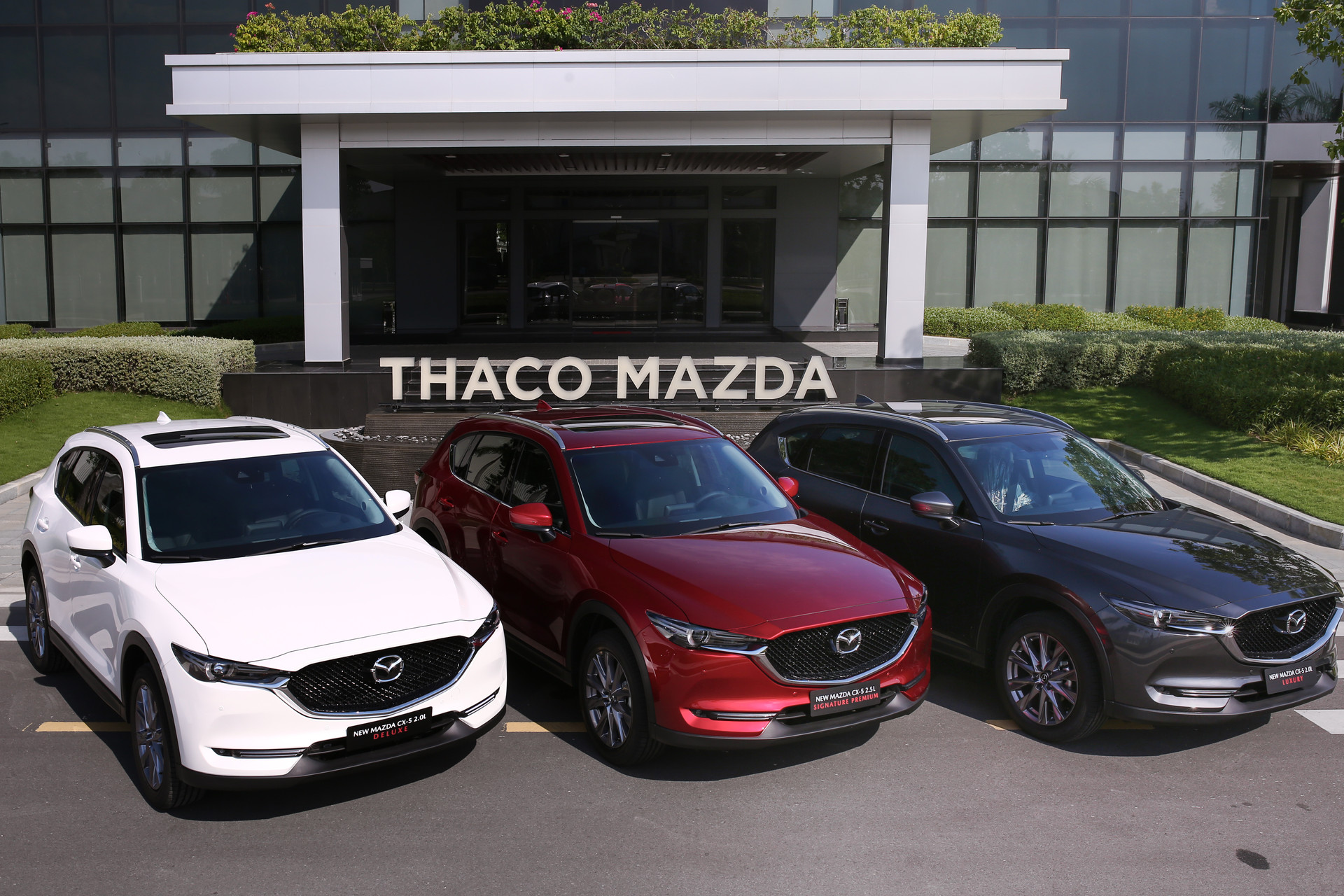 Mẫu xe suv 5 chỗ Mazda CX-5 mới-sản phẩm thế hệ 6.5 của Mazda ra mắt tại Việt Nam