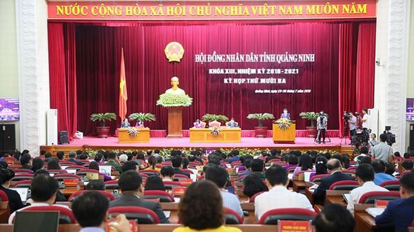 Lần đầu tiên HĐND tỉnh Quảng Ninh họp 