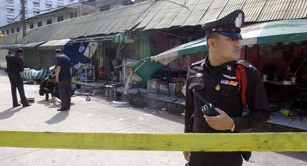 Thủ đô Bangkok rung chuyển vì hàng loạt vụ nổ bom tự chế