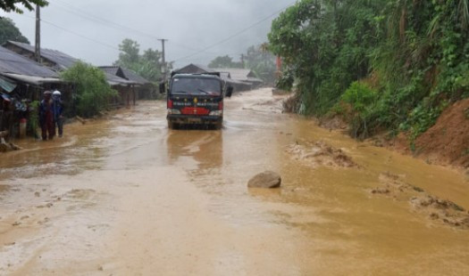 Mưa lũ ở Thanh Hóa: Huyện Mường Lát vẫn bị cô lập, 3 người chết và mất tích