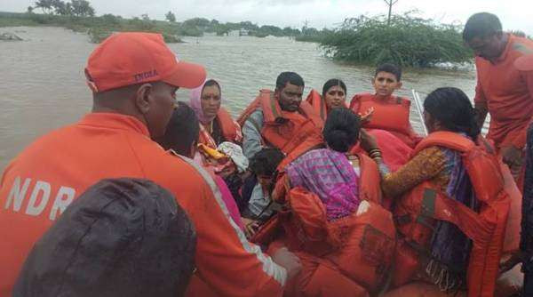 Lật thuyền cứu hộ ở Ấn Độ, 9 người chết, 16 người mất tích