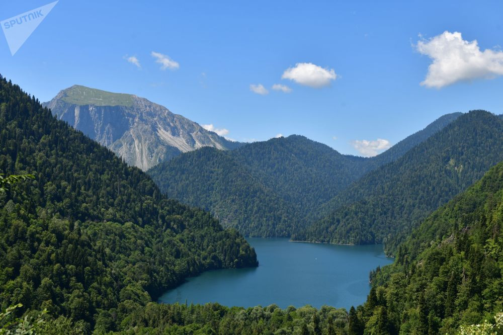 Chiêm ngưỡng thiên nhiên kỳ vĩ trong Vườn quốc gia Rista ở Abkhazia