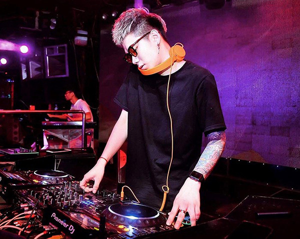 DJ Phạm Thành: ‘Tôi tự học chơi nhạc qua sách báo, internet’