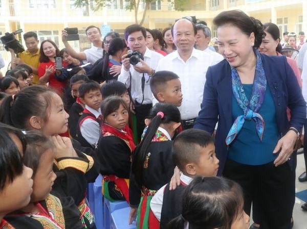 Chủ tịch Quốc hội Nguyễn Thị Kim Ngân dự lễ trao tặng trường học 8,3 tỷ đồng