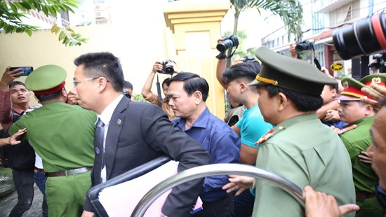 Xét xử cựu Phó Viện trưởng VKSND TP Đà Nẵng tội dâm ô