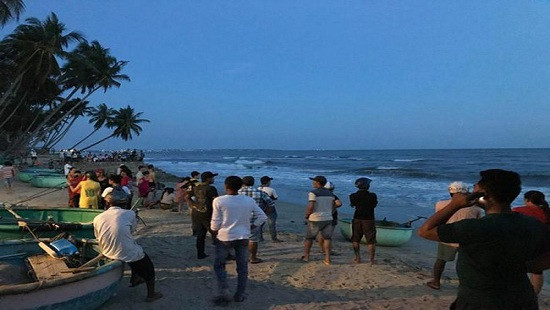 Tìm thấy thi thể 4 nam thanh niên bị sóng biển cuốn trôi ở Bình Thuận