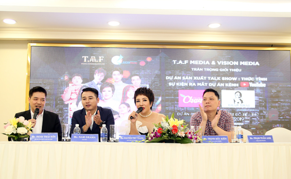 Sự kiện Lễ ký kết hợp tác - Phát triển kênh YouTube Chạm & Thần Thái cũng công bố dự án phim Tết 2020 và dự án sản xuất phim doanh nhân doanh nghiệp