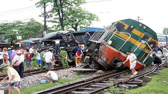 Liên tục xảy ra tai nạn đường sắt: Báo động đỏ cho người tham gia giao thông