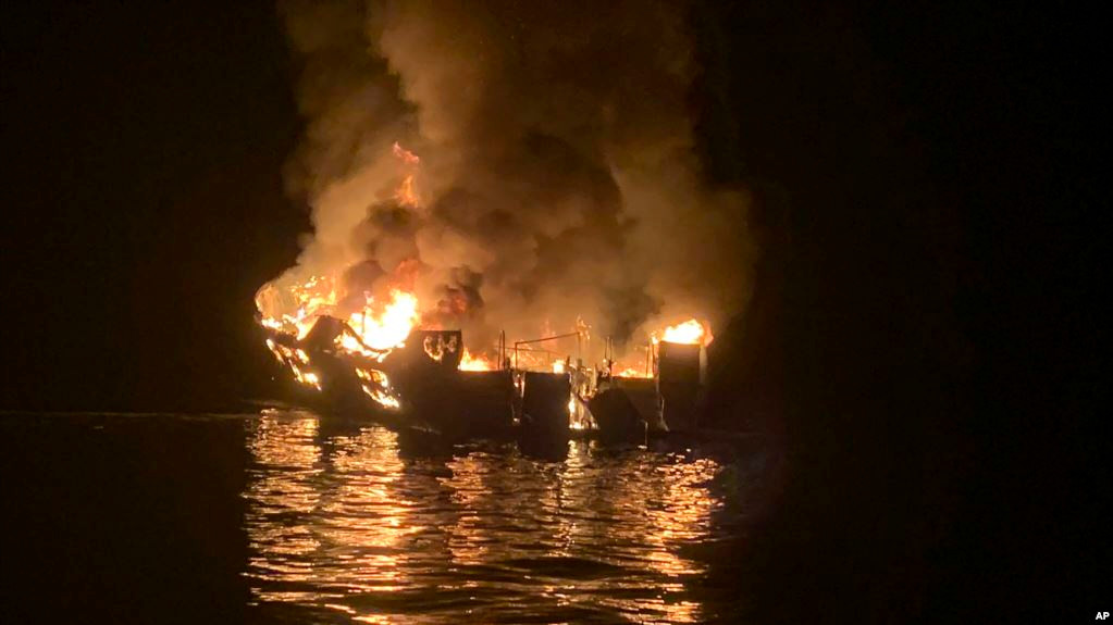 Thảm kịch cháy tàu lặn biển ở California: Mỹ ngừng tìm kiếm nạn nhân mất tích