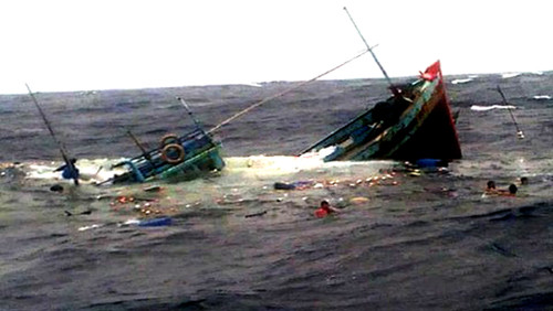 Danh tính các thuyền viên gặp nạn trên biển do sóng đánh lật thuyền