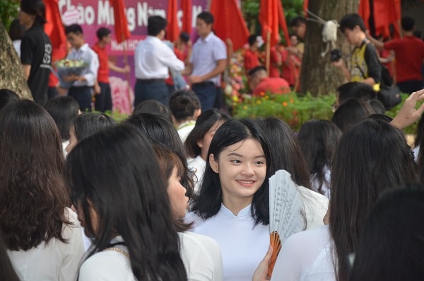 Ngắm nhìn nam sinh, nữ sinh Hà Thành xinh tươi trong ngày khai giảng năm học mới