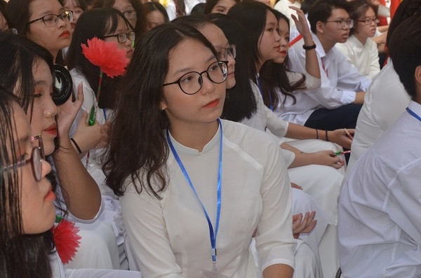 Ngắm nhìn nam sinh, nữ sinh Hà Thành xinh tươi trong ngày khai giảng năm học mới