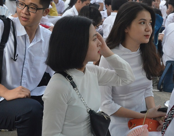 Ngắm nhìn nam sinh, nữ sinh Hà Thành xinh tươi trong ngày khai giảng năm học mới
