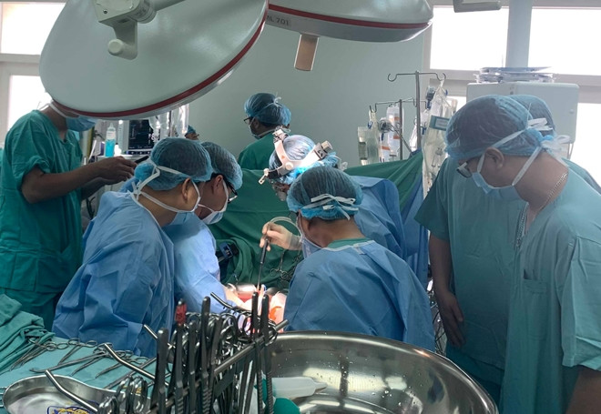 Quả tim và gan từ Hà Nội cứu sống 2 bệnh nhân ở Huế