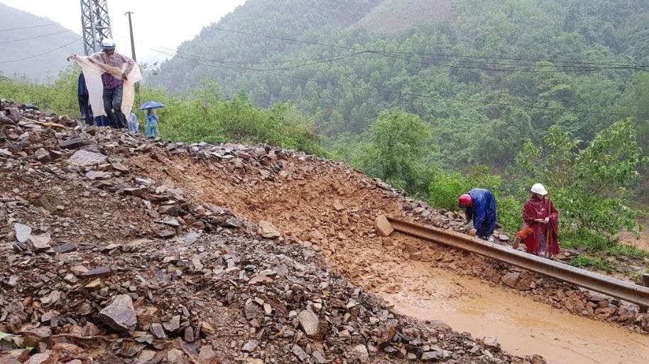 Quảng Trị: Khẩn trương thực hiện công tác di dời dân ra khỏi vùng bị ngập lụt