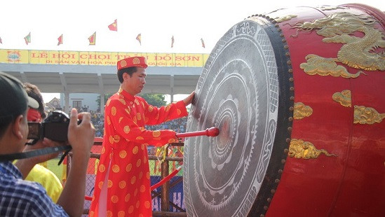 Lễ hội chọi trâu truyền thống Đồ Sơn thu hút hàng vạn khán giả