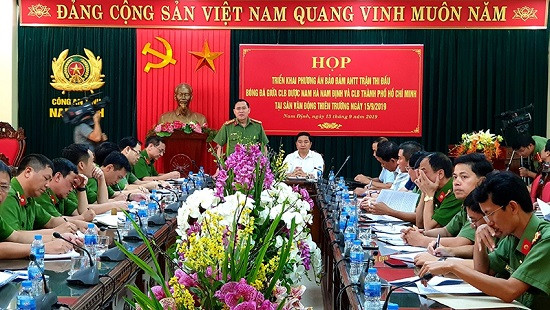 Công an Nam Định siết chặt an ninh các trận đấu trên sân Thiên Trường