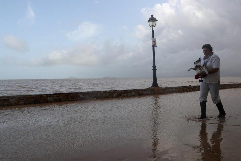 Thảm kịch mưa lũ nghiêm trọng tại Tây Ban Nha, 3.500 người phải sơ tán