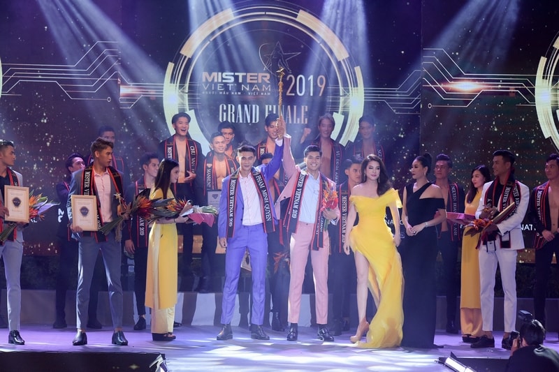 Mister Việt Nam 2019 bất ngờ vinh danh 2 Quán quân