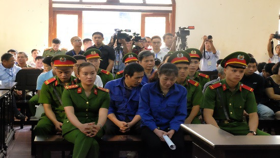 Hoãn phiên tòa xét xử vụ gian lận điểm thi ở Sơn La