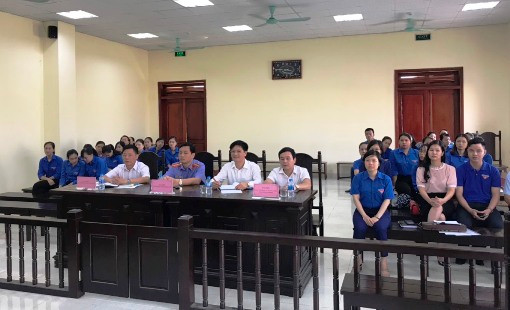  Chi đoàn TAND tỉnh Thanh Hóa tổ chức phiên tòa giả định