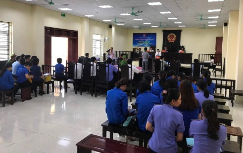  Chi đoàn TAND tỉnh Thanh Hóa tổ chức phiên tòa giả định