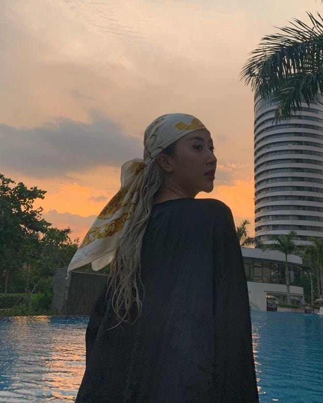Quỳnh Anh Shyn diện bikini 1
