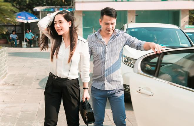 Nữ ca sĩ từng bị chém gần đứt lìa chân hôn chồng đại gia giữa sự kiện đông người 7 Nữ ca sĩ từng bị chém gần đứt lìa chân hôn chồng đại gia giữa sự kiện đông người 7