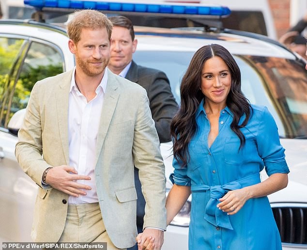 Hoàng tử Harry lần đầu có động thái mạnh khi Meghan Markle liên tục bị 'bắt nạt', nhưng phản ứng của cộng đồng mạng mới thật bất ngờ 0
