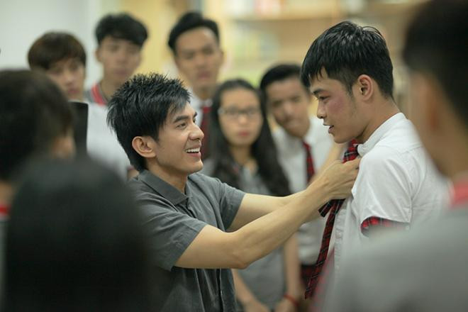 Đan Trường trở lại làm thầy giáo trong phim điện ảnh dành cho lứa tuổi teen 1 Đan Trường trở lại làm thầy giáo trong phim điện ảnh dành cho lứa tuổi teen 1