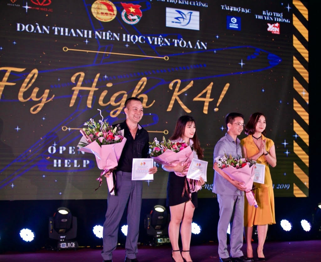 Học viện Tòa án tổ chức đêm nhạc “Fly High” chào tân sinh viên khóa 4