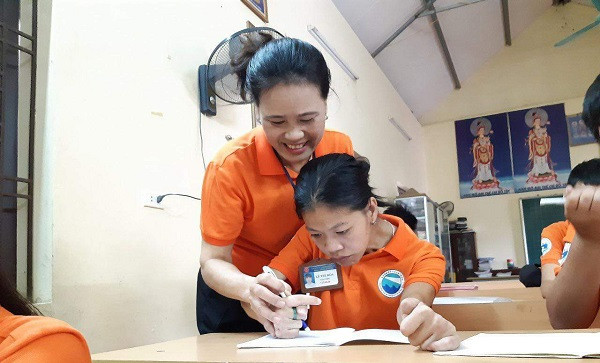 Nữ giáo viên 26 năm gieo niềm tin cho trẻ bị ảnh hưởng chất độc màu da cam