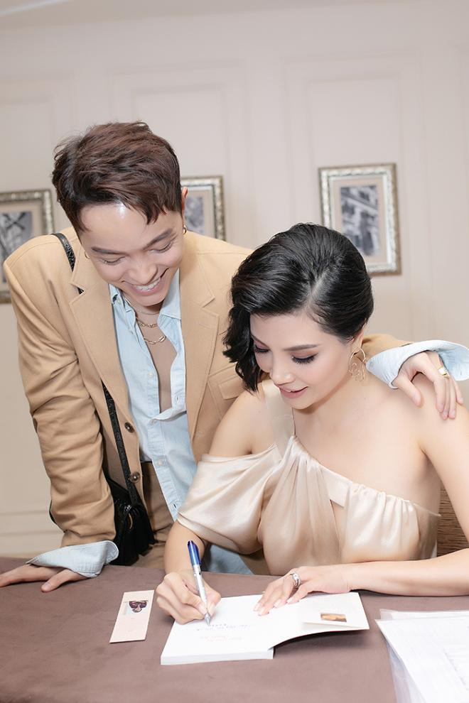  NTK Đức Hùng - Á hậu Tú Anh dự ra mắt sách của cựu siêu mẫu Vũ Cẩm Nhung 5