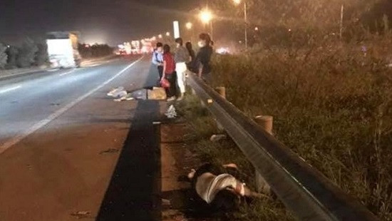 Chạy bộ qua đường cao tốc, 3 nữ công nhân bị ô tô đâm thương vong