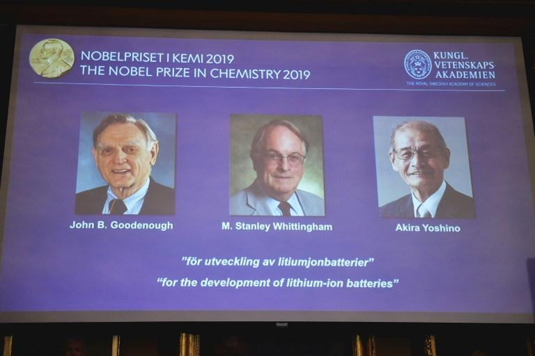 Bộ ba nhà khoa học Mỹ-Anh-Nhật giành giải Nobel hóa học cho nghiên cứu pin lithium-ion