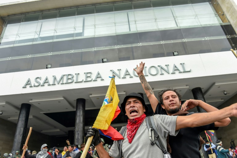 Ecuador: Âm mưu đảo chính của thế lực bên ngoài?