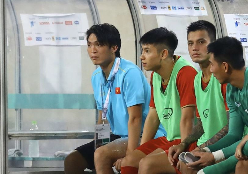 ĐT Việt Nam di chuyển sang Indonesia chuẩn bị cho trận đấu thứ 3 