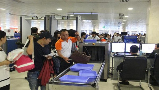 Nam hành khách Trung Quốc trộm 4.500 USD trên máy bay