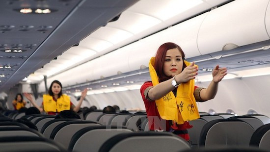 “Chôm” áo phao trên máy bay, nữ hành khách bị phạt 8,5 triệu đồng