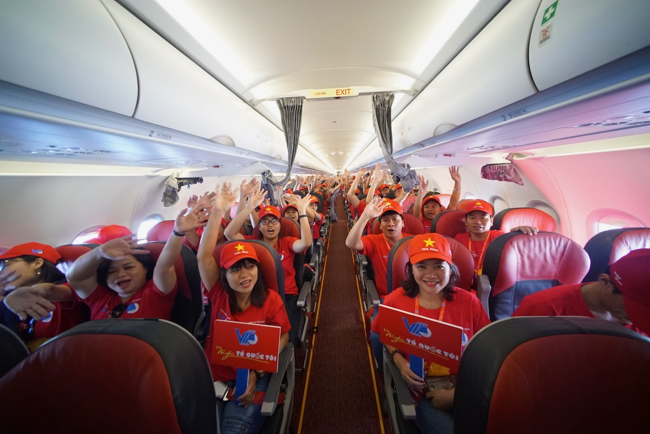 Tàu bay Vietjet bắt đầu Hành trình “Tôi yêu Tổ quốc tôi”